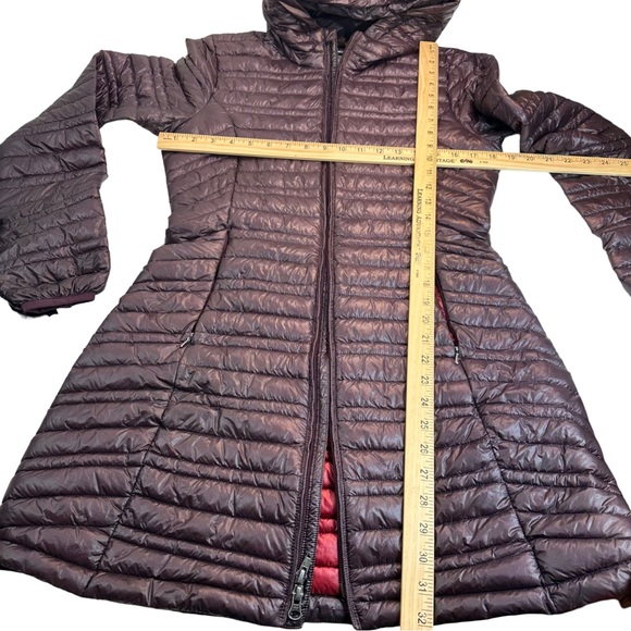 Patagonia Women’s Ultra lightweight Fiona Parka in Dark Ruby Size: S - Picture 9 of 16